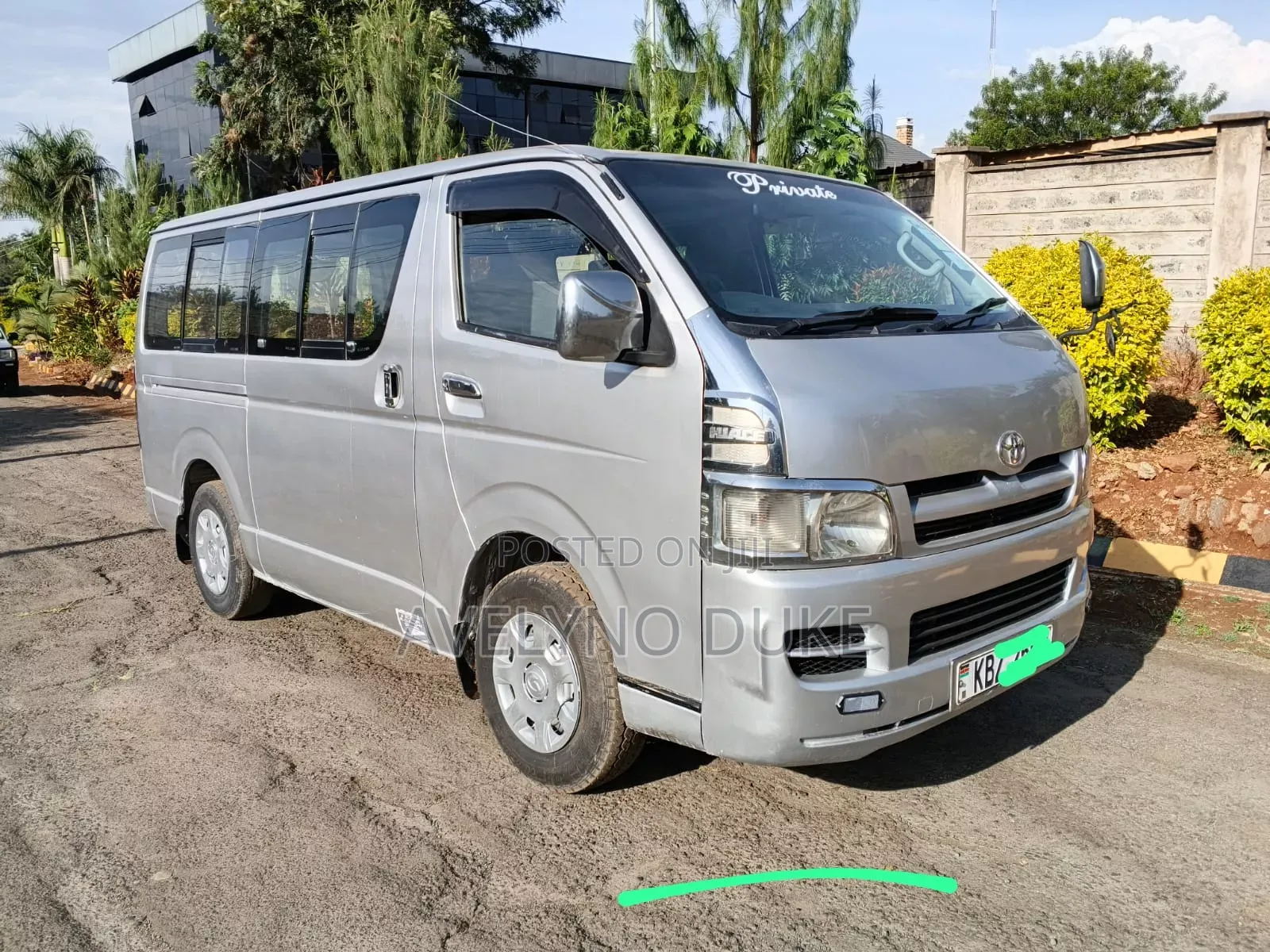 Toyota HiAce 2013 Silver