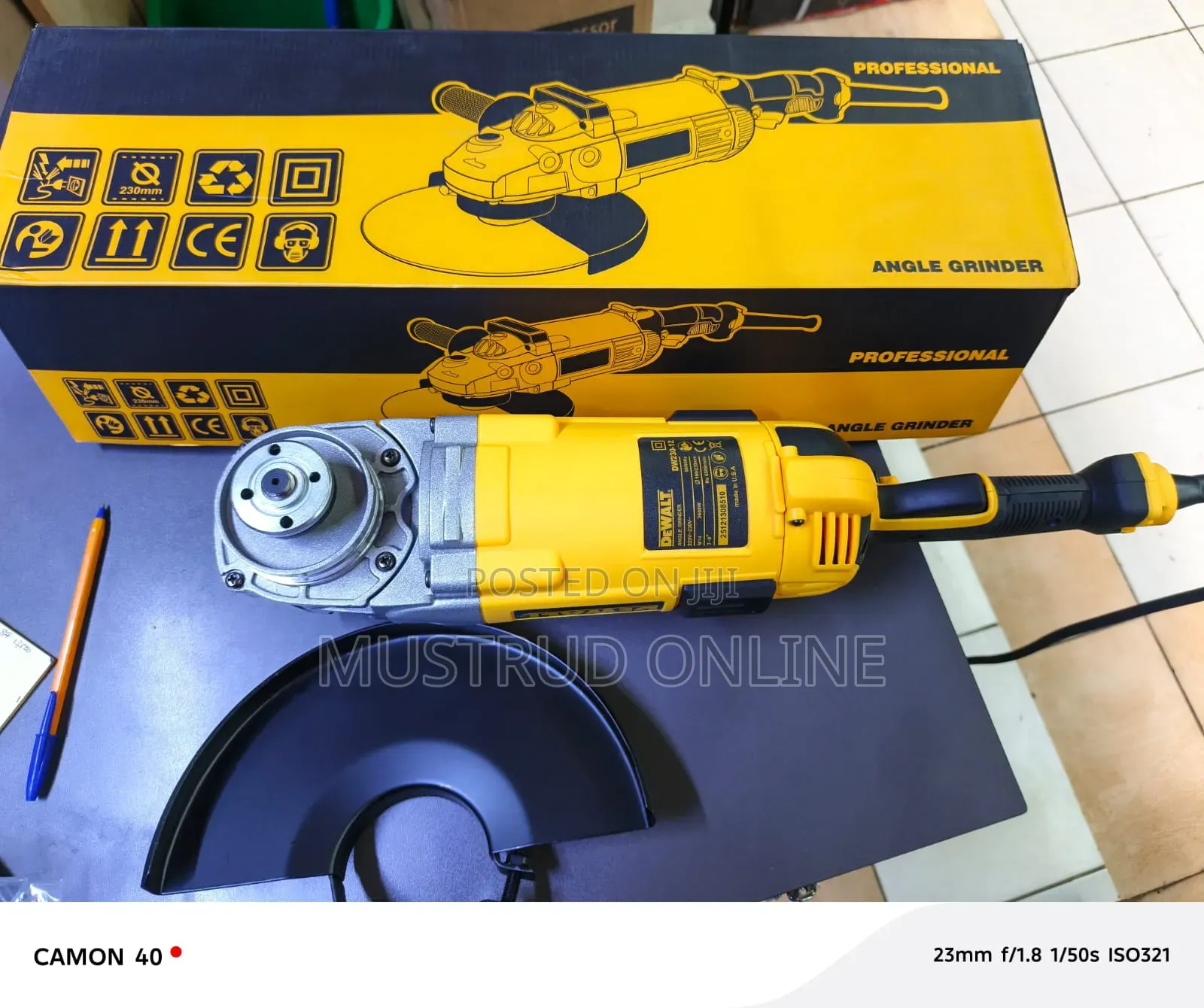 Dewalt Grinder9" 2200w