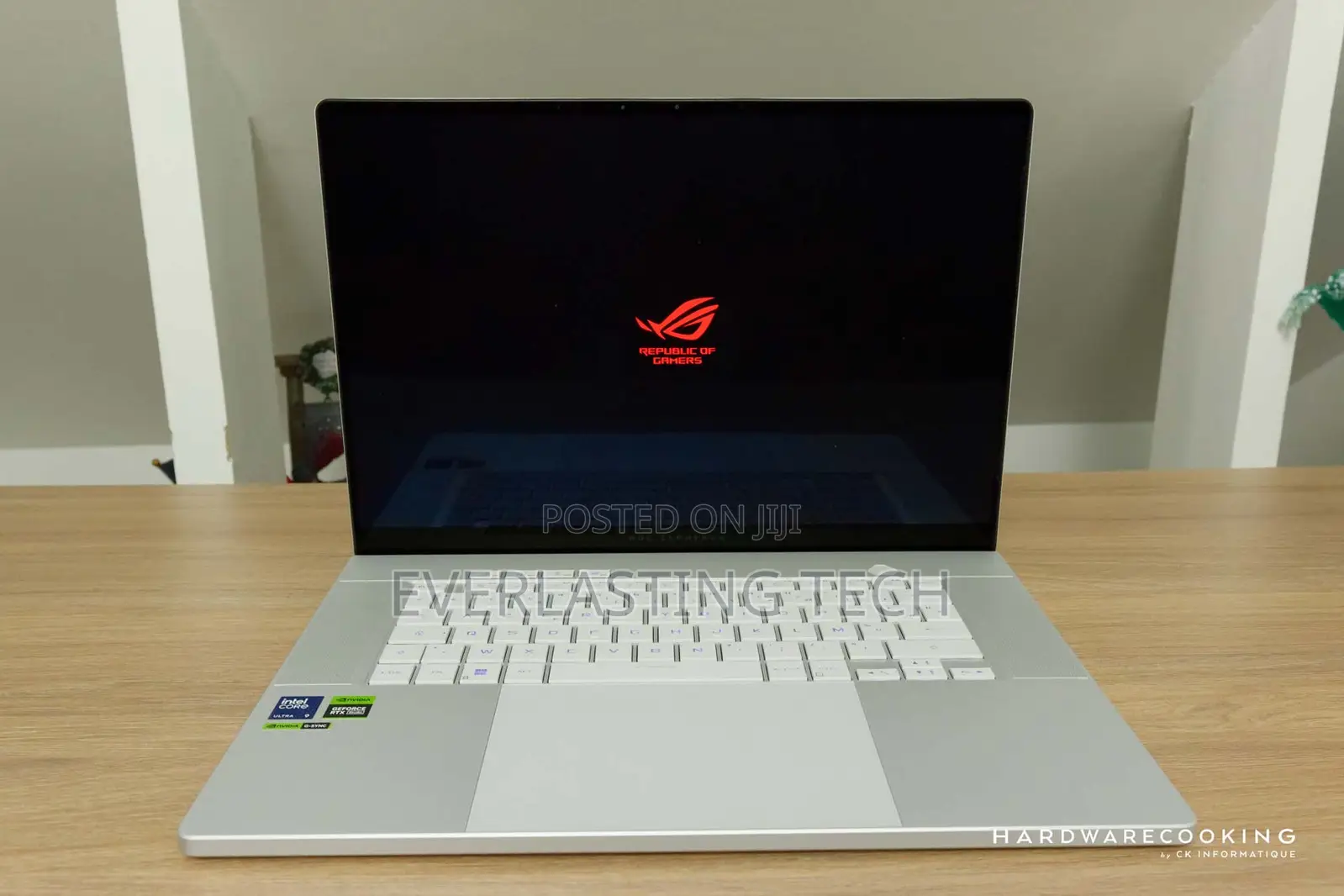 New Laptop Asus ROG Zephyrus G16 32GB Intel Core Ultra 9 SSD 1T