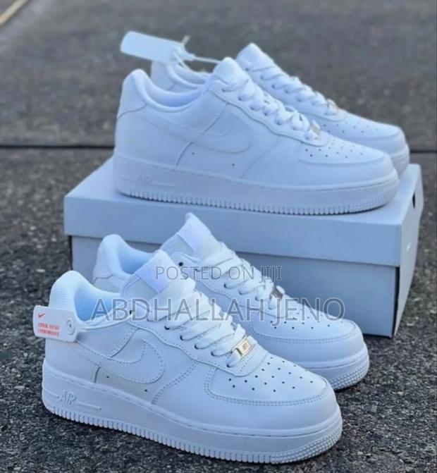 Air Force One Shoe on Offer. White and Black - thumbnail 3