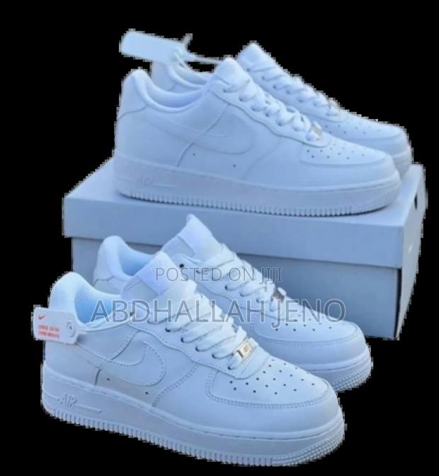 Air Force One Shoe on Offer. White and Black - thumbnail 5
