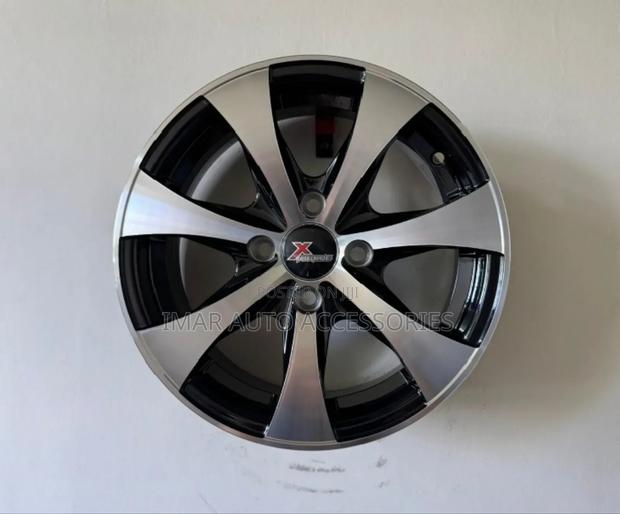 15-Inch Stylish Alloy Rims | Modern Durable Car Wheels