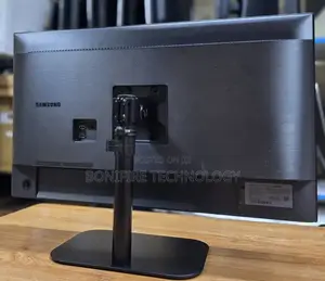 Samsung Lf32tu87
32 Inch Monitor