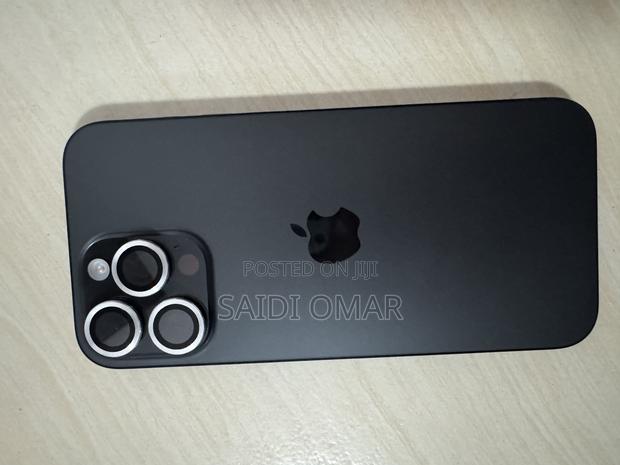 iPhone 16 Pro Max - thumbnail 2