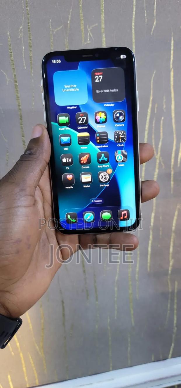 Apple XR 128 GB Black