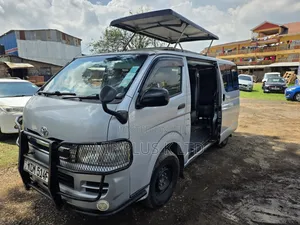 Toyota HiAce 2010 Silver