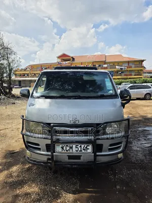 Toyota HiAce 2010 Silver