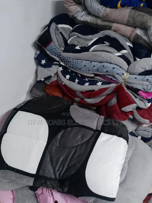Single Woolen Duvet All Colors Available