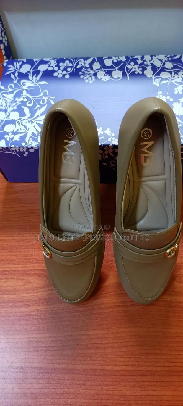 Ladies Shoes Available - thumbnail 3