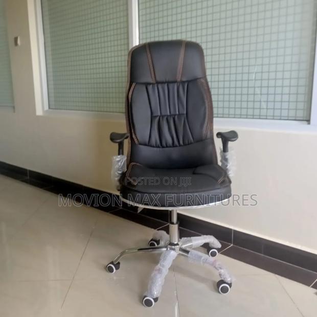 Black Adjustable Arms Rotating Chairs