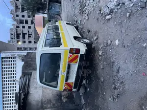 Nissan Caravan (Urvan) 2010