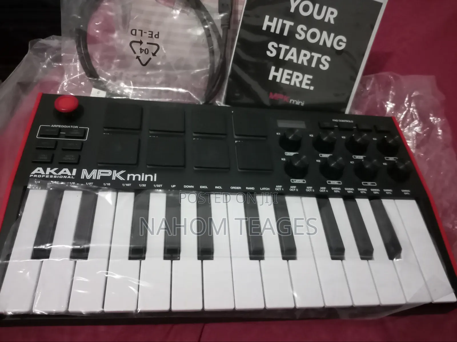 Akai Professional MPK Mini Mk3 Usb Midi Keyboard Controller. 25keys