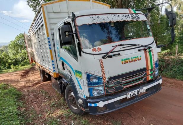 Isuzu FRR 90 KCZ 2020 White - main view