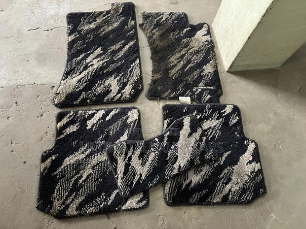 Original Subaru Forester Floor Matts - thumbnail 3