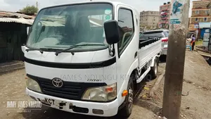 Toyota Dyna 2013 White