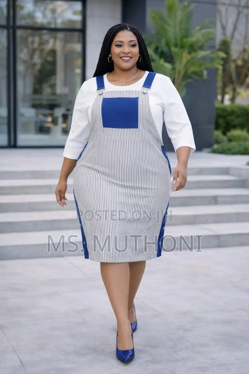 Attached Beautiful Fitted Pinafore Style With Elegant Side Button