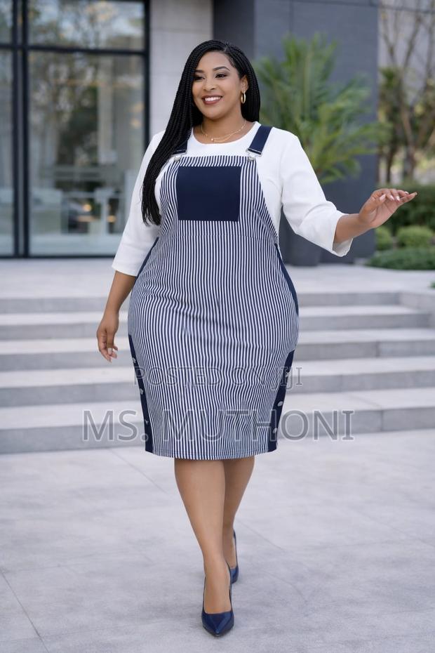 Attached Beautiful Fitted Pinafore Style With Elegant Side Button - thumbnail 6