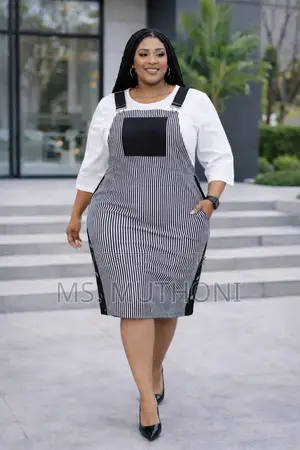 Attached Beautiful Fitted Pinafore Style With Elegant Side Button