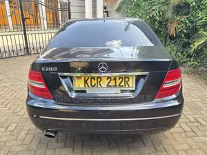 Mercedes-Benz C200 2011 Black
