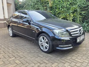Mercedes-Benz C200 2011 Black