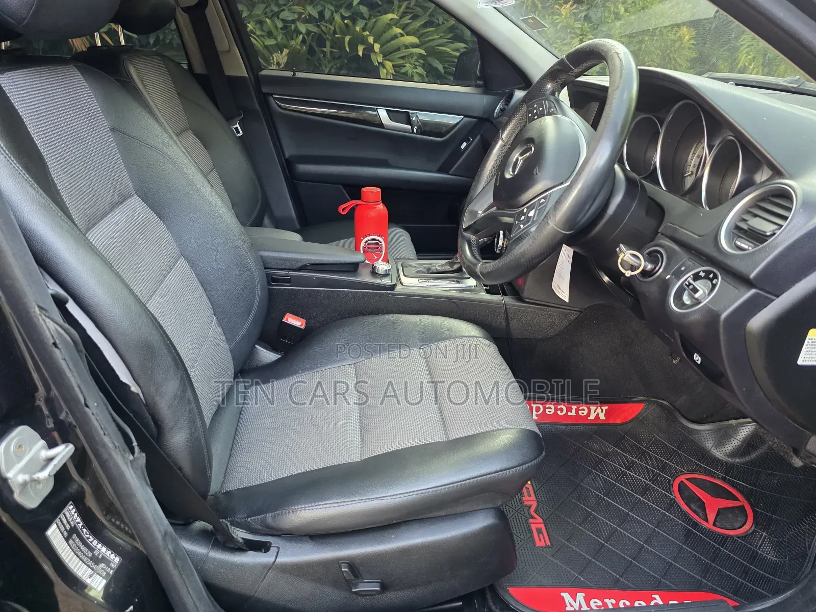 Mercedes-Benz C200 2011 Black