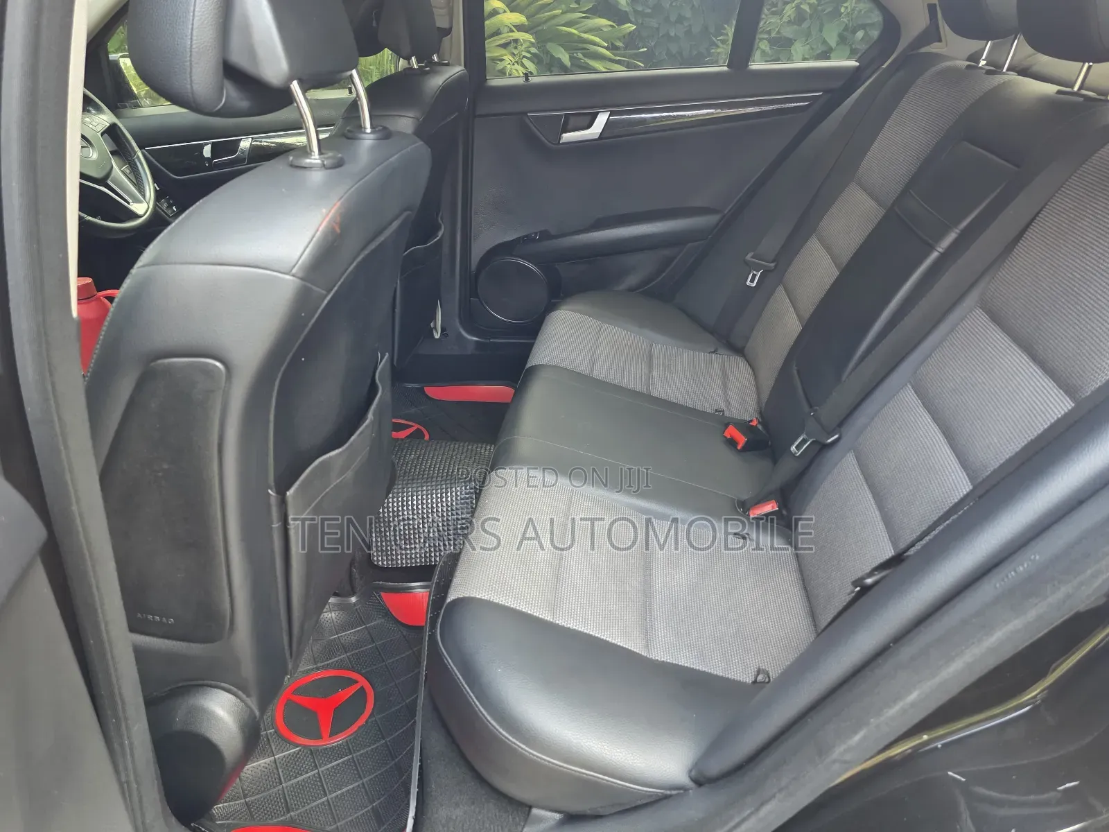 Mercedes-Benz C200 2011 Black