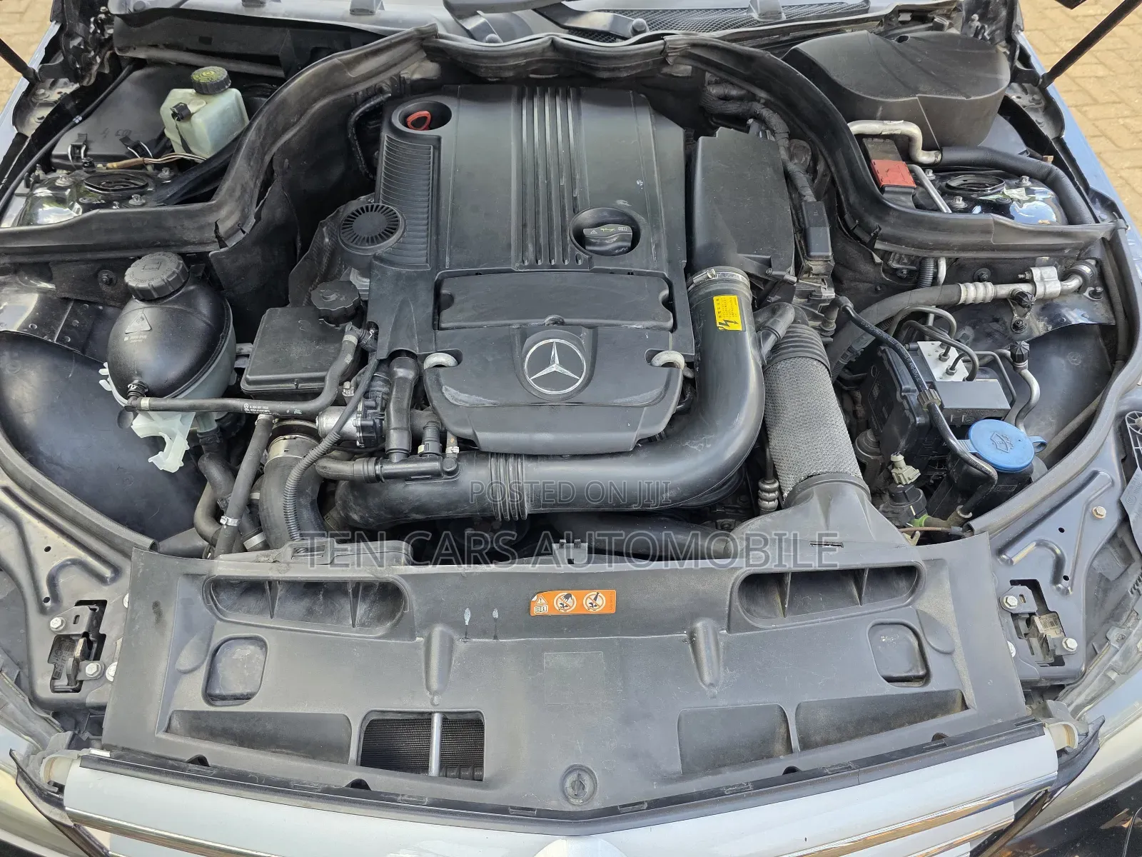 Mercedes-Benz C200 2011 Black
