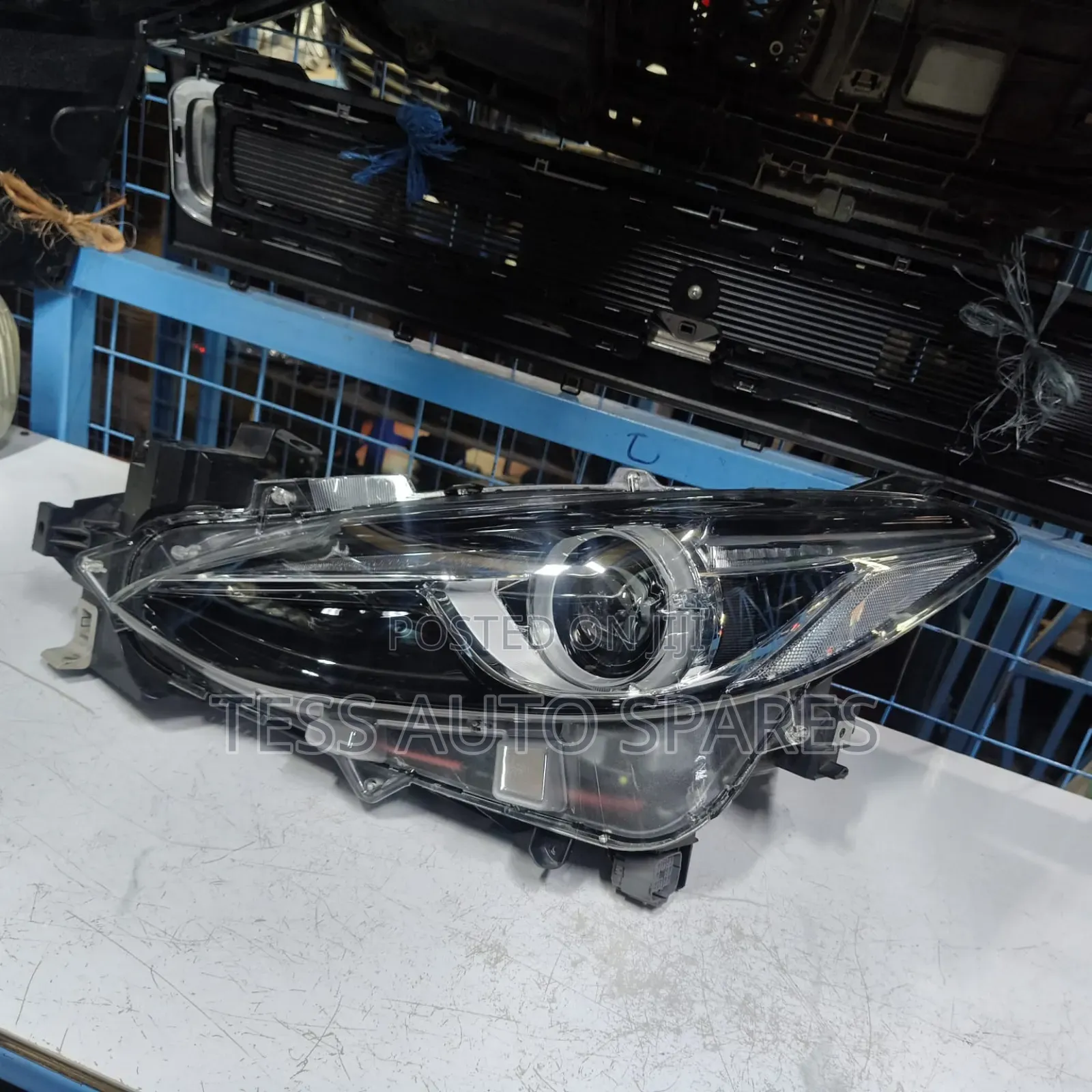 Mazda Axella 2018 Headlight