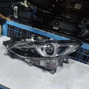 Mazda Axella 2018 Headlight