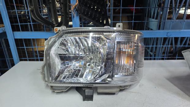 Toyota Hiace Seven L Headlights - thumbnail 2