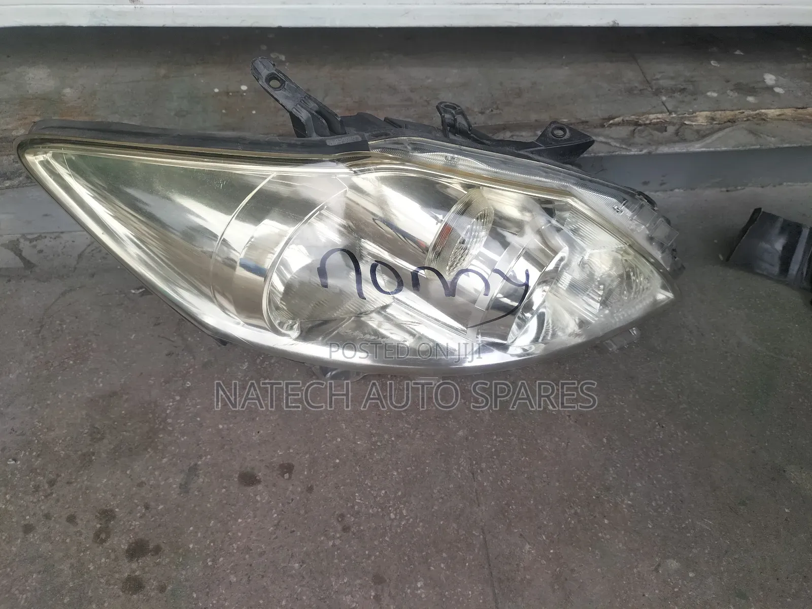 Toyota Auris 2011 Headlight Non Zenon