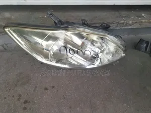 Toyota Auris 2011 Headlight Non Zenon