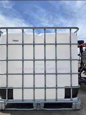 Storage Tank With Cage