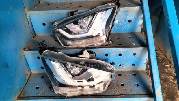 Isuzu Dmax 2019 Headlight - main view
