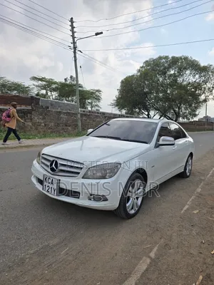 Mercedes-Benz C200 2009 White