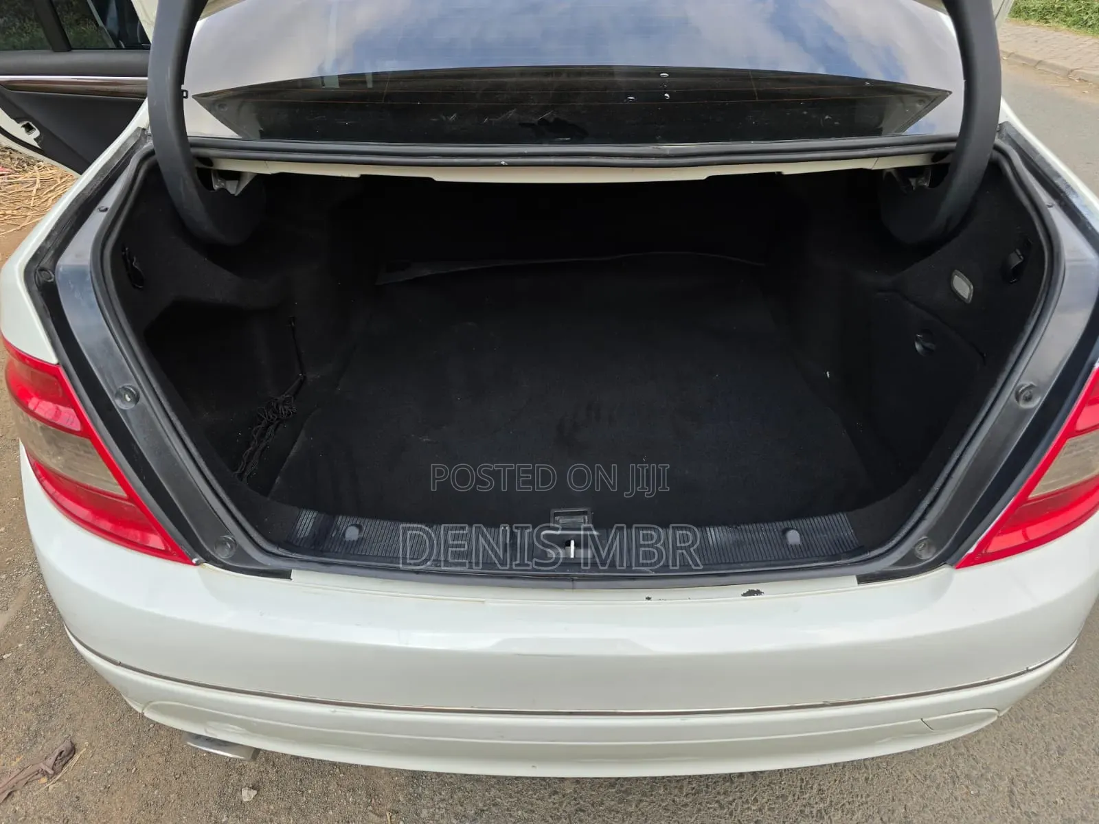 Mercedes-Benz C200 2009 White