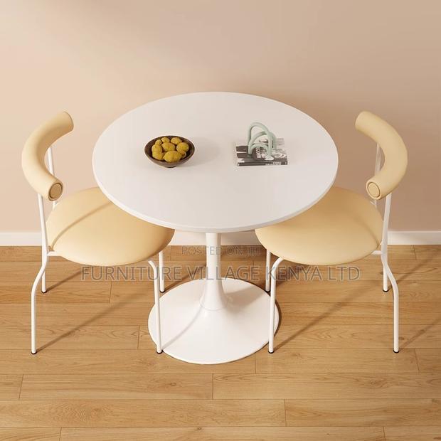 Dining Table; Round Eames Dining Table - thumbnail 4