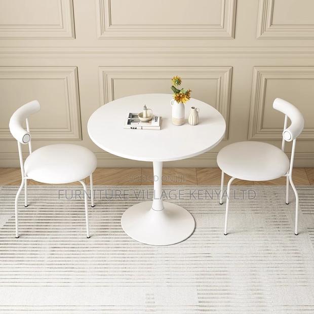 Dining Table; Round Eames Dining Table - thumbnail 5