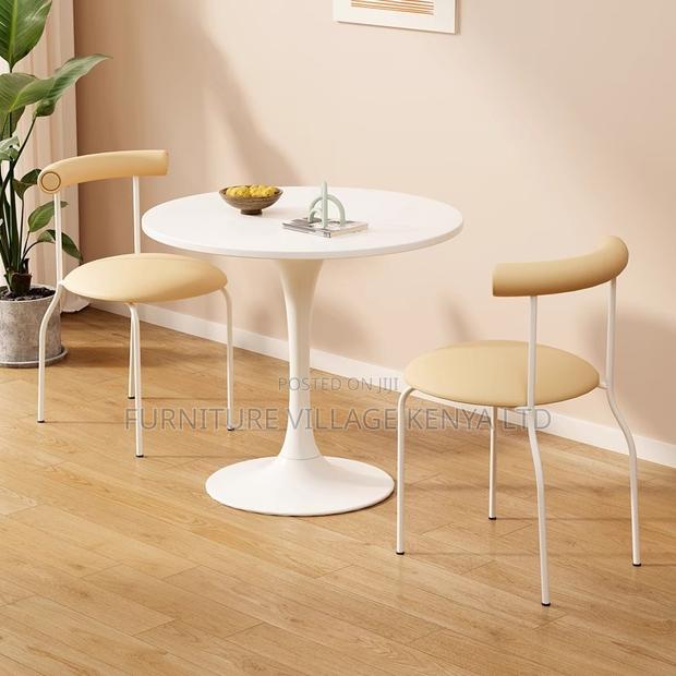 Dining Table; Round Eames Dining Table - thumbnail 7