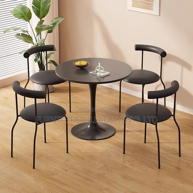 Dining Table; Round Eames Dining Table - thumbnail 9