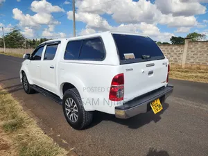 Toyota Hilux 2015 White
