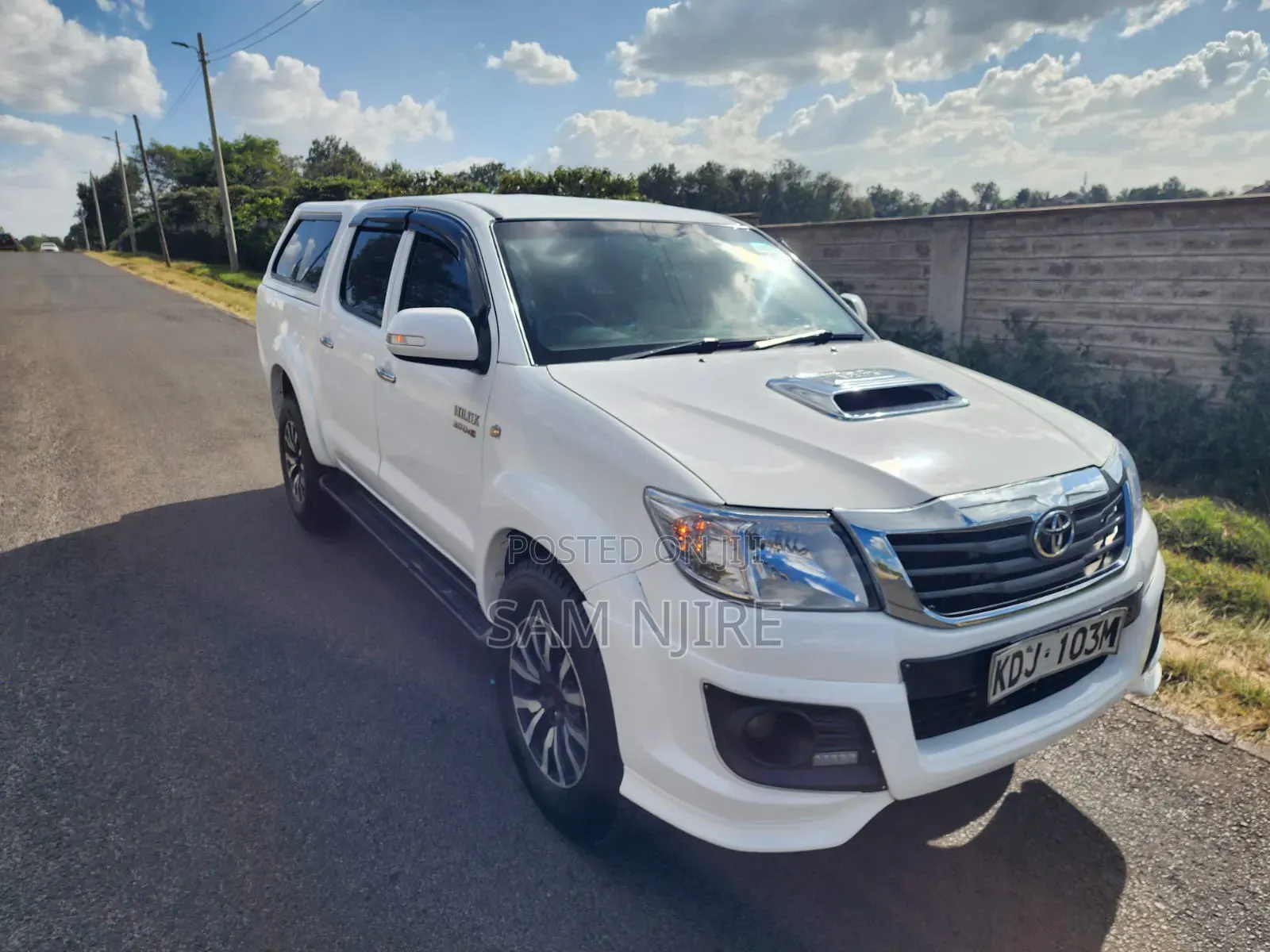 Toyota Hilux 2015 White