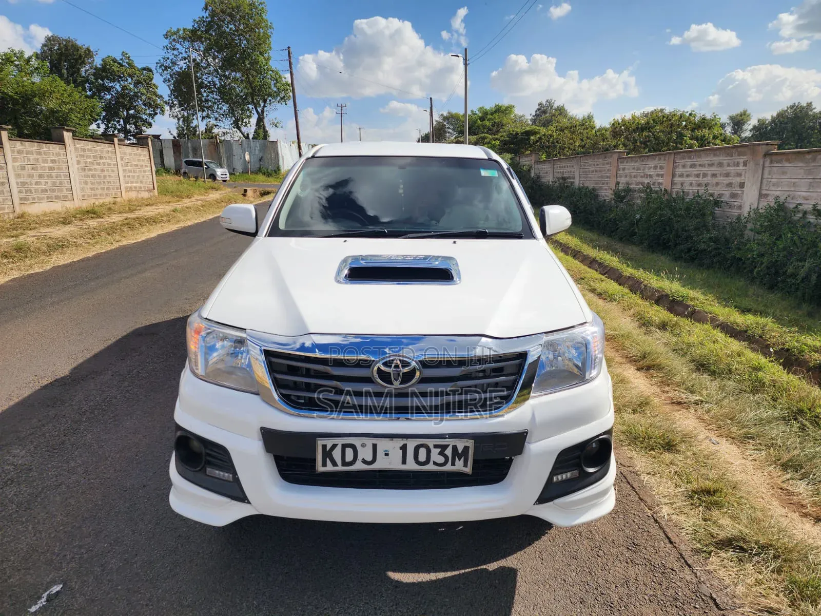 Toyota Hilux 2015 White