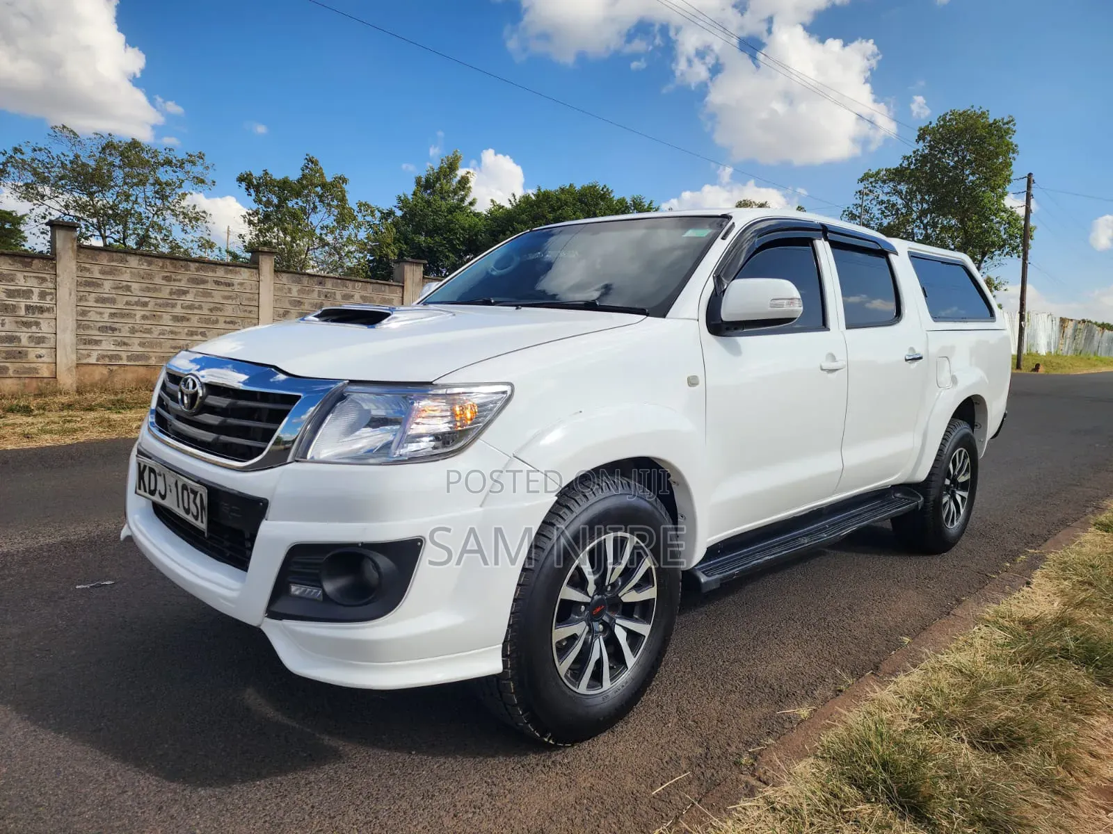 Toyota Hilux 2015 White