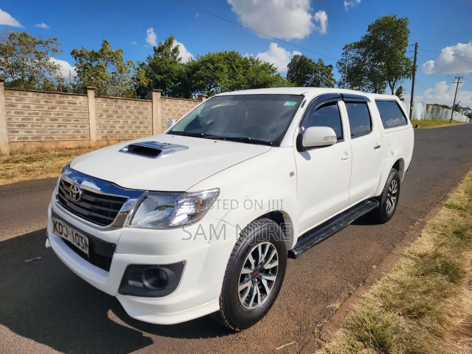 Toyota Hilux 2015 White