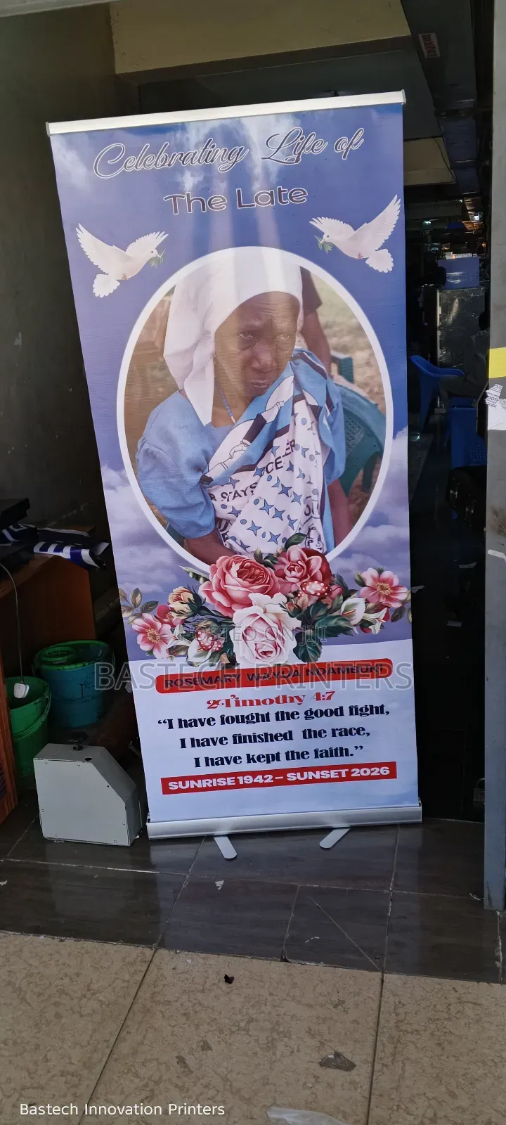 Elegant Tribute Roll-Up Banner (Narrow Base)