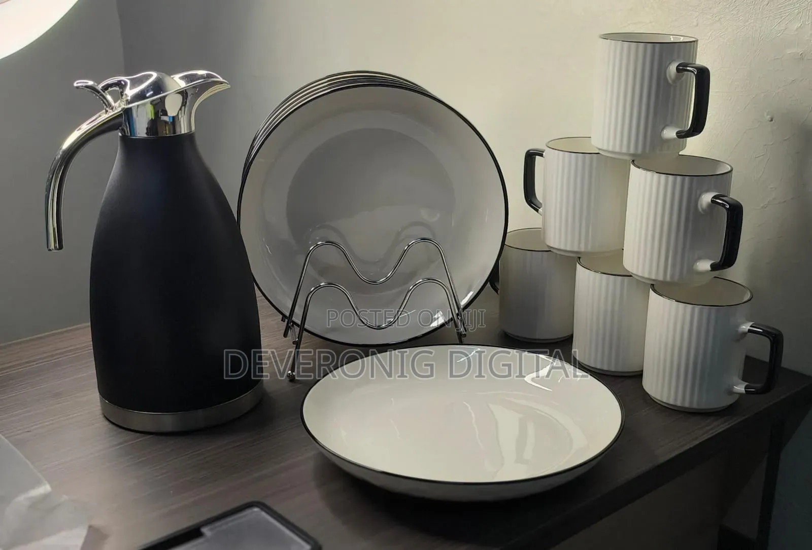 13pcs Japanese Dinner Set Combo Mugs 6pcs
Plates 6pcs 10inch
Flask 2l