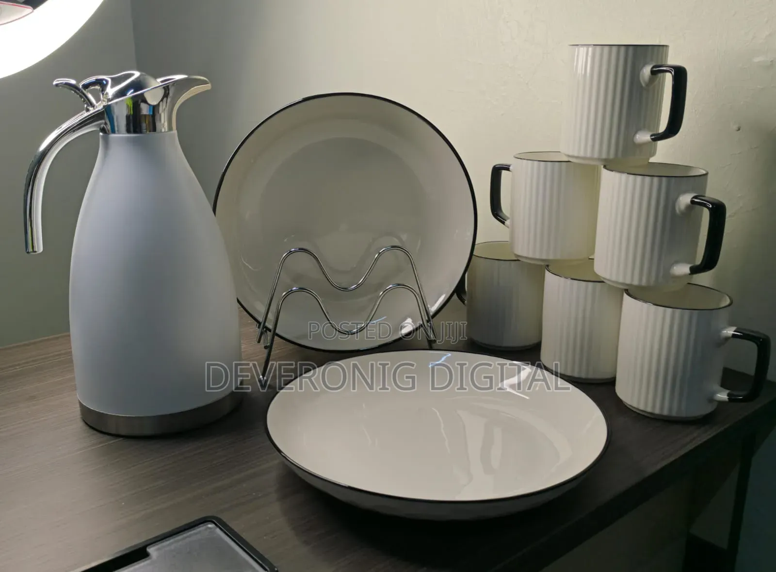13pcs Japanese Dinner Set Combo Mugs 6pcs
Plates 6pcs -10inch
Flask 2l