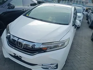 Honda Fit Shuttle 2019 White
