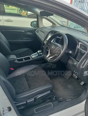 Honda Fit Shuttle 2019 White